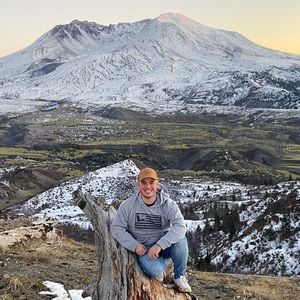 Meet your Posher, Derrick